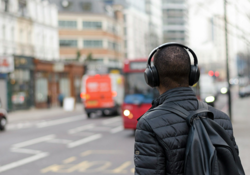 Aplicativos para ouvir rádio pelo celular grátis